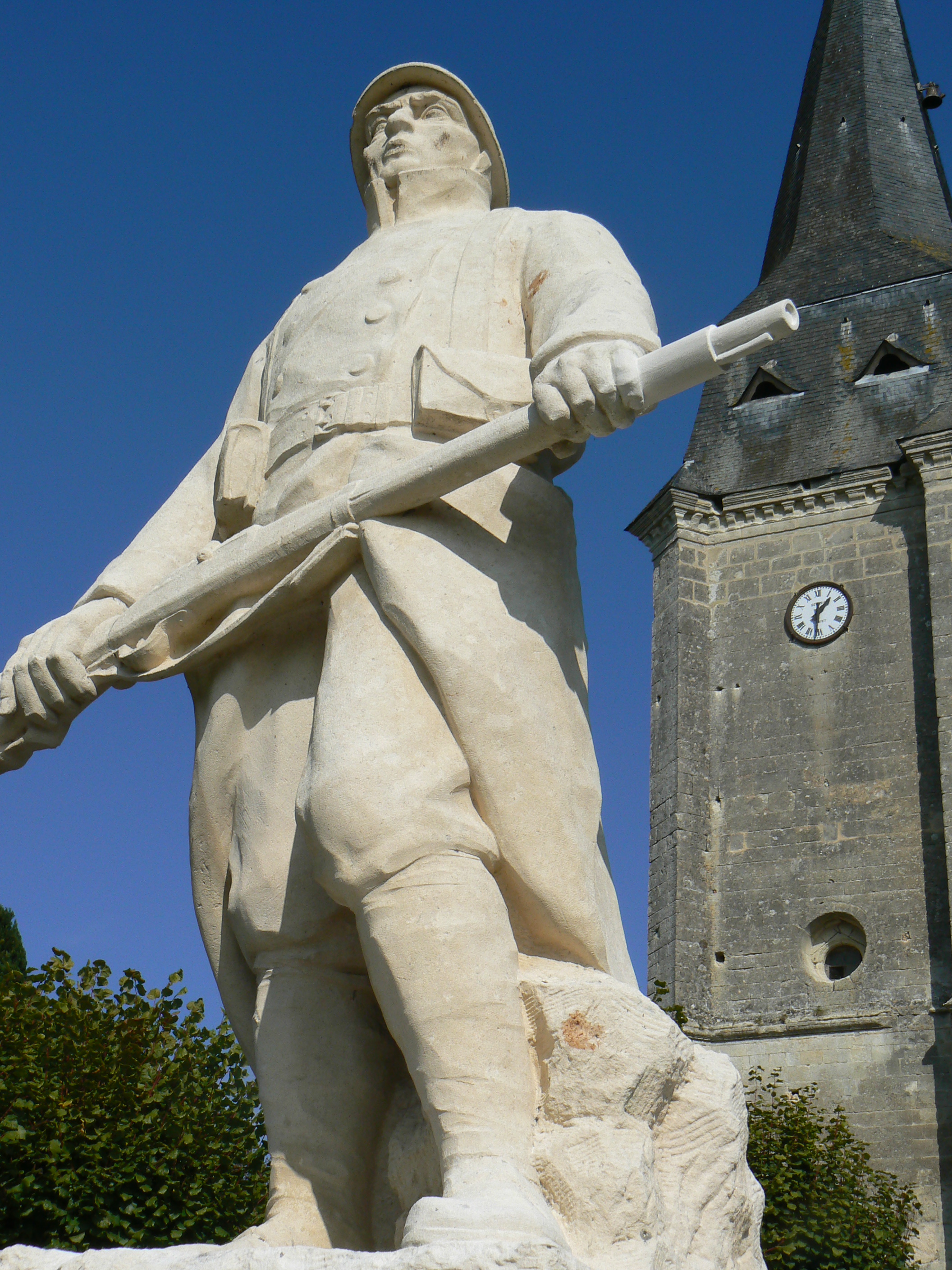 Le monument aux morts communal a recemment ete restaure.