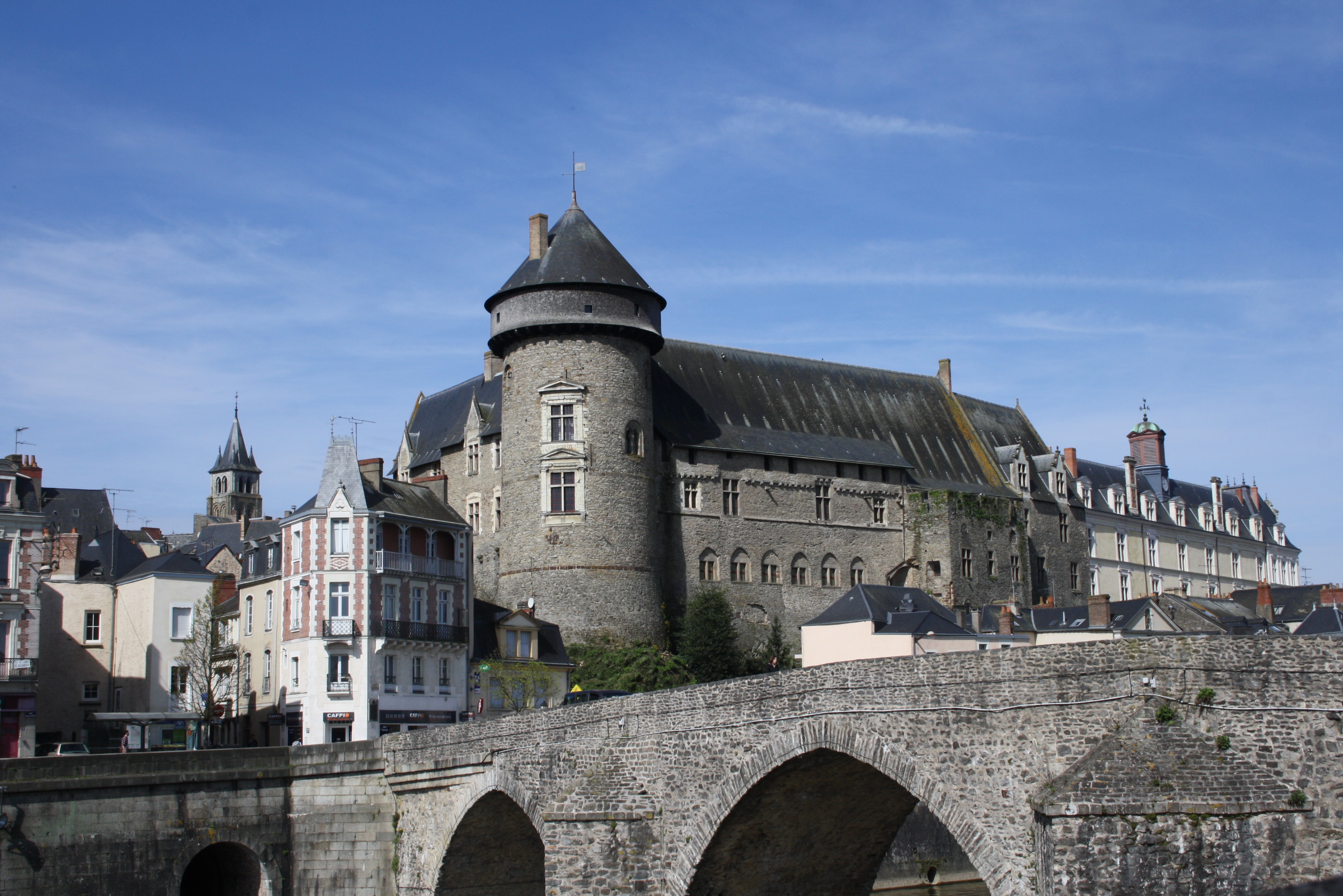 File:Laval - FJT du Pont de Mayenne.jpg - Wikimedia