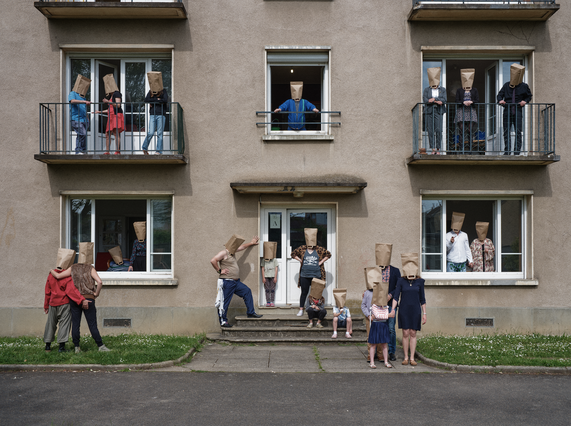 Ces gens qui vivent trop près de moi – Collectif Grand maximum / Sébastian Lazennec