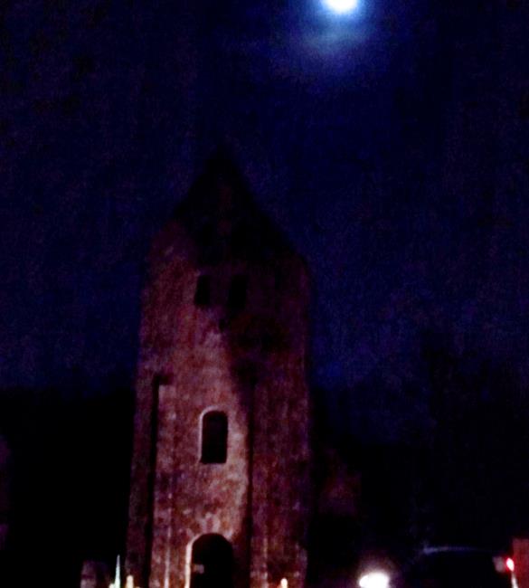Eglise Saint-Pierre nuit