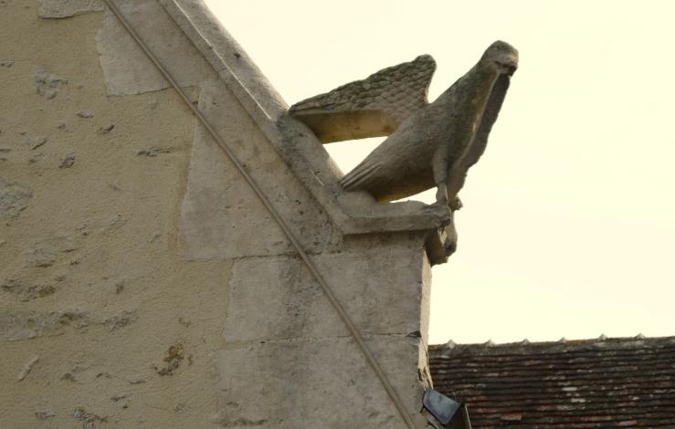 Eglise St Hélier - Aigle tenant un ruban - Monhoudou