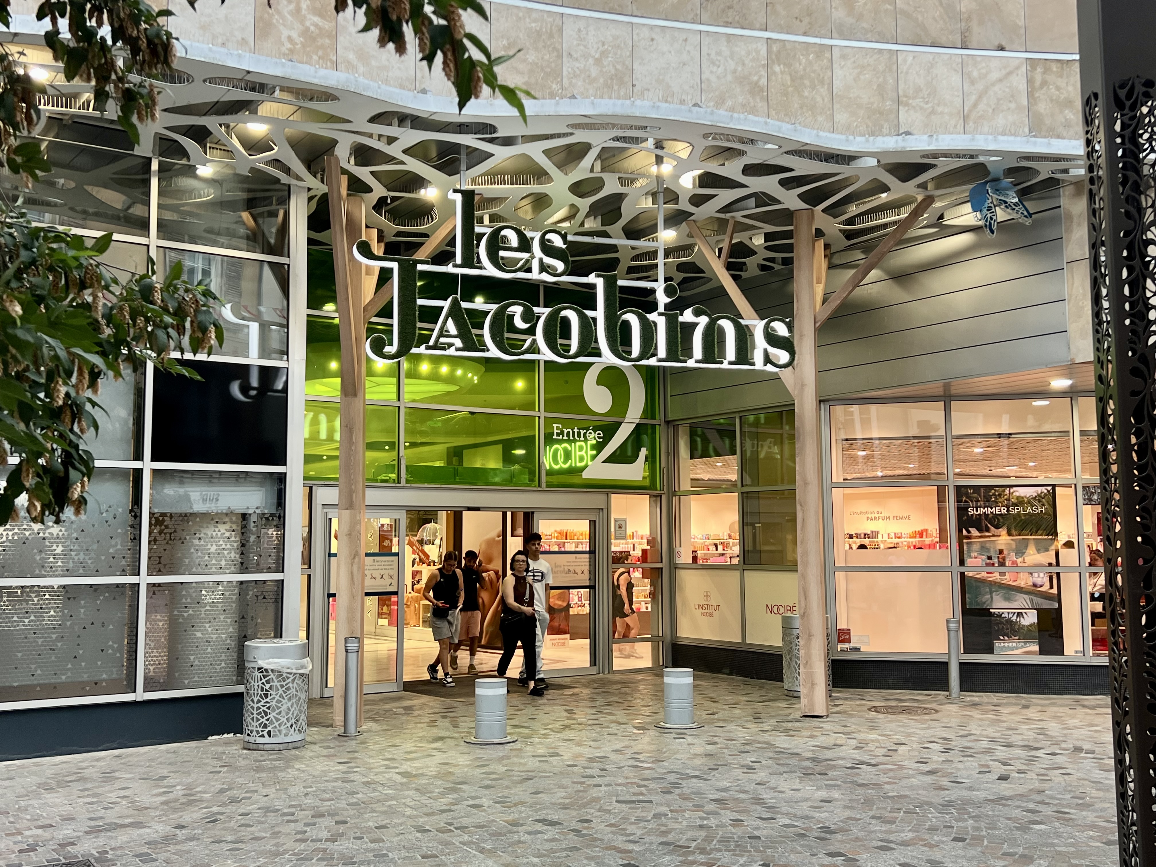 Street Art au Centre Commercial Les Jacobins