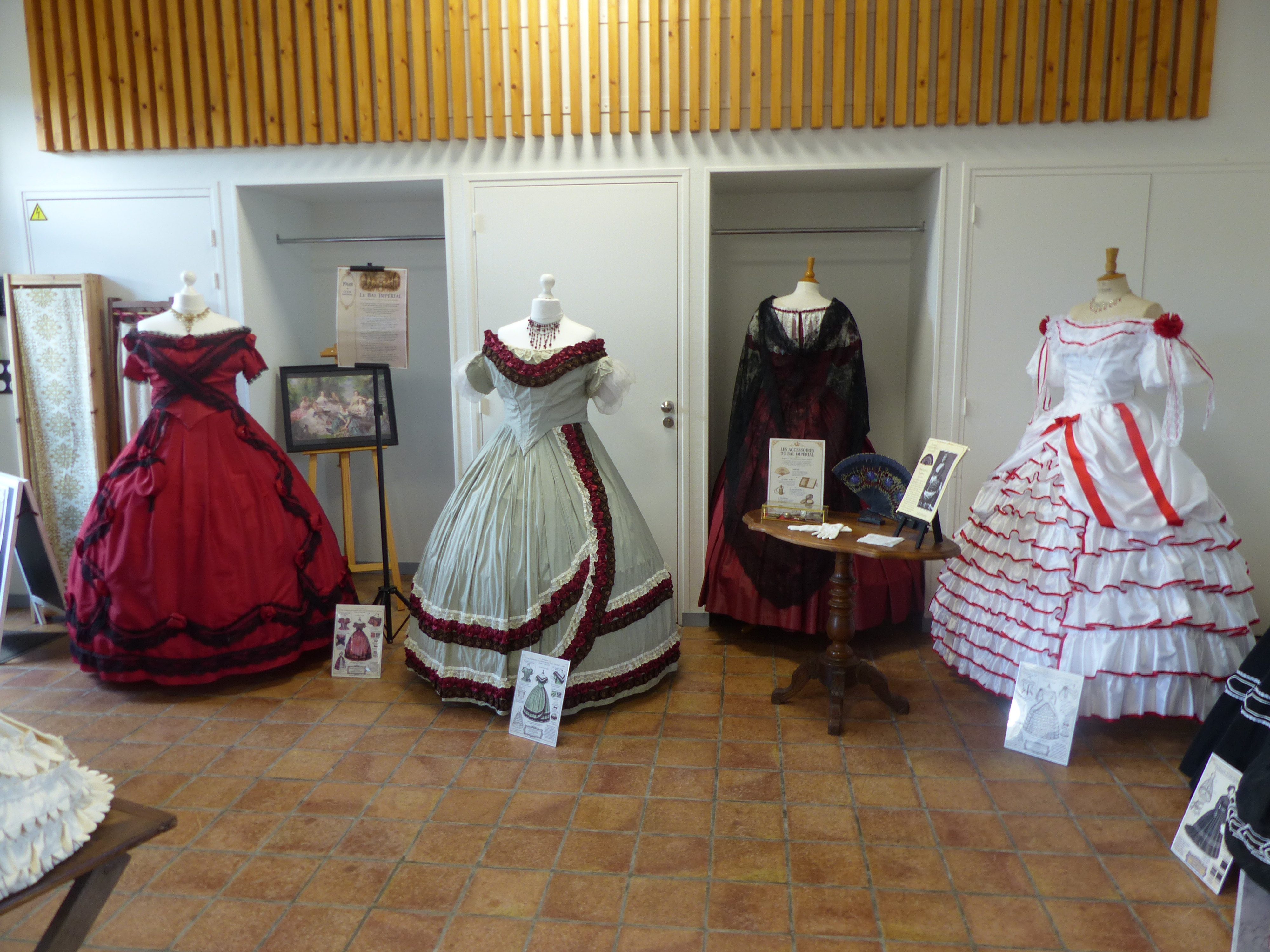 Exposition de Nicole Lecaille, costumière « Bicentenaire de l’Impératrice Eugénie »