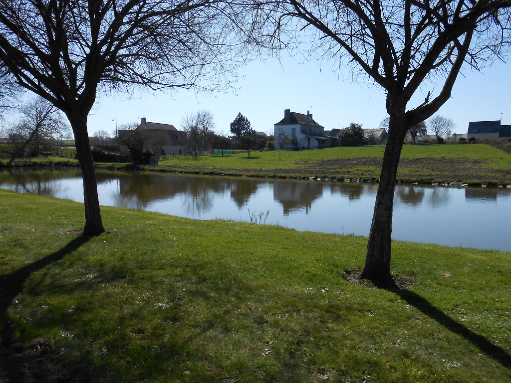 Aire de la coulée verte - Saint-Michel-et-Chanveaux — photo 2
