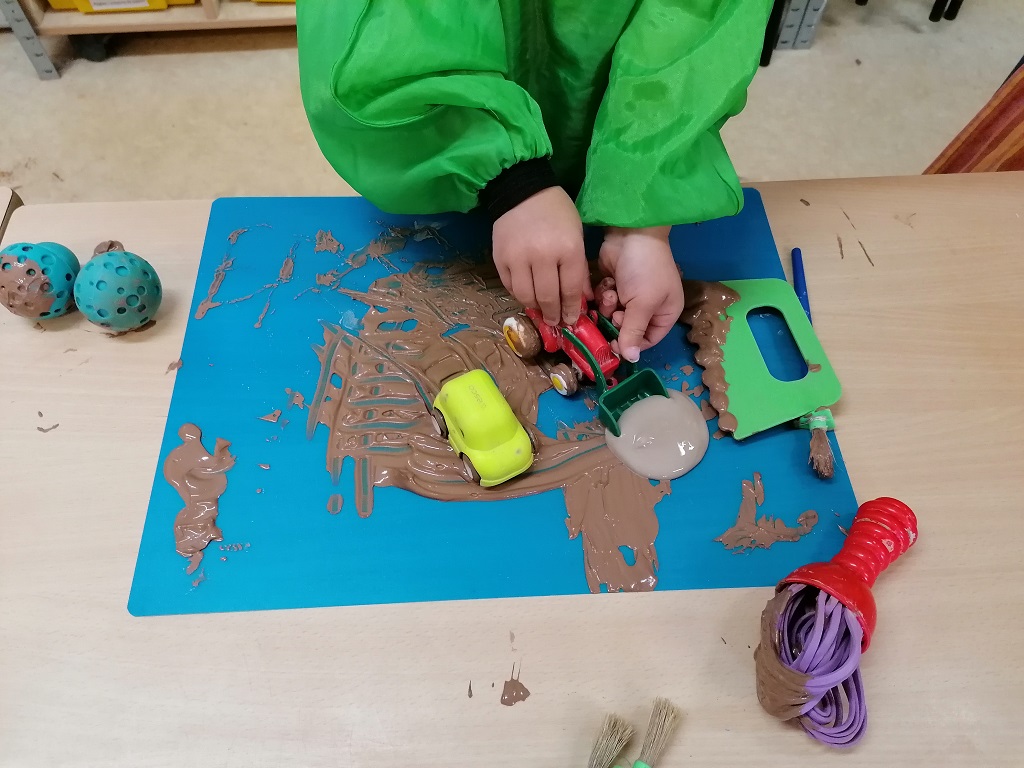 Atelier l&rsquo;argile des tout-petits – éveil à la matière