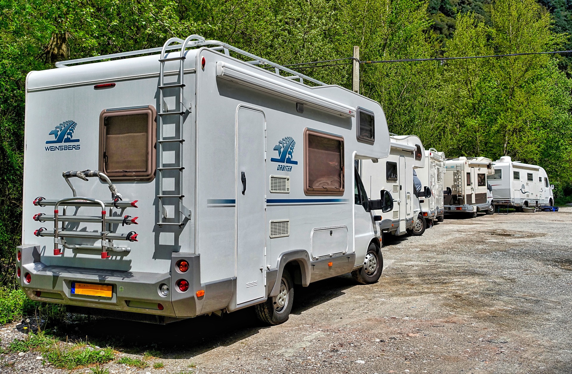 motorhomes-1206520_1920