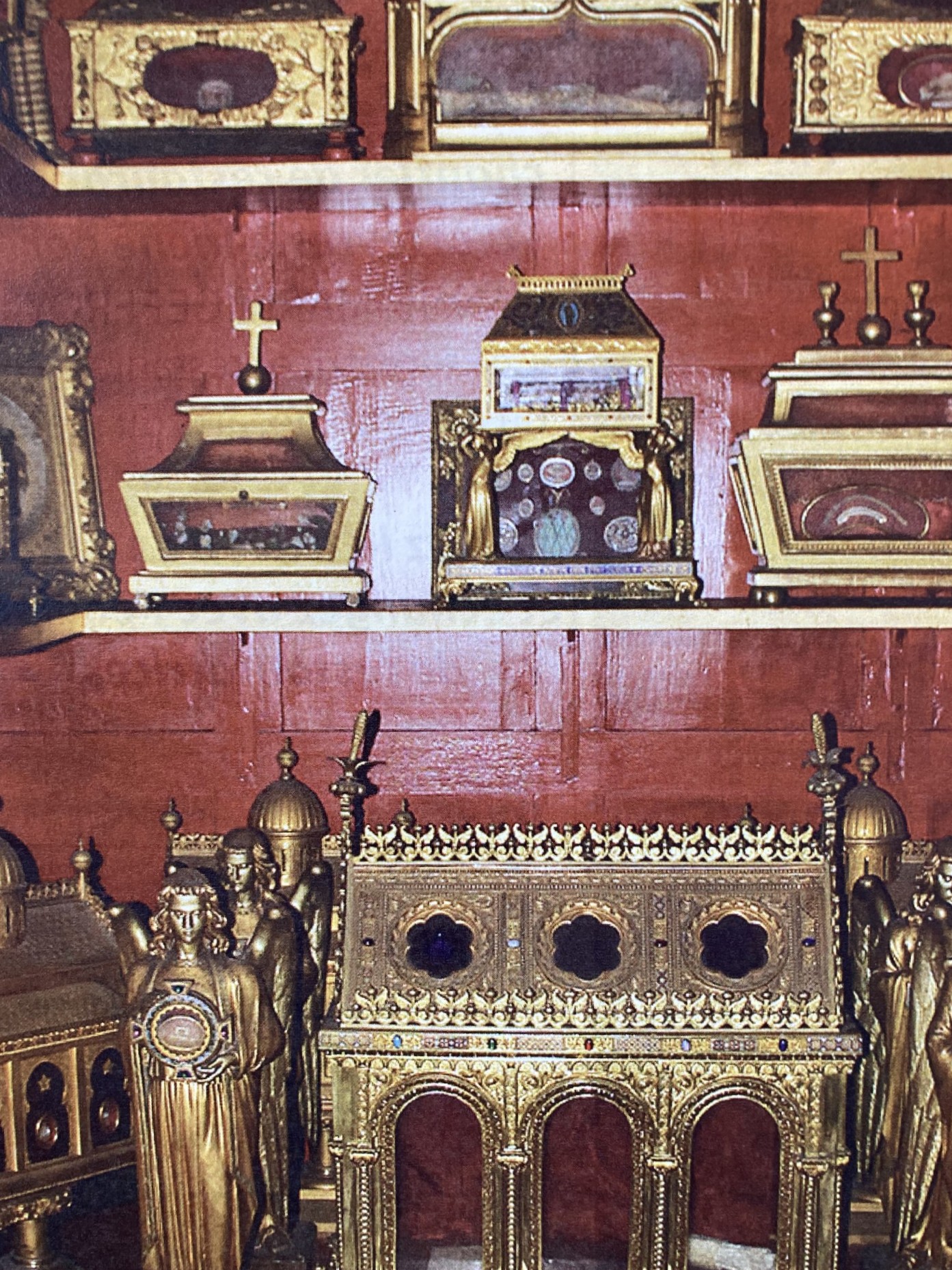 Restauration dans les églises – trésorerie d’orfèvrerie